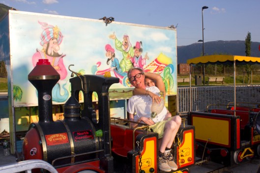 Jeg dristet meg på barnetoget sist gang vi hadde tivoli i byen. Sist jeg tok karusell før det var i 1987.